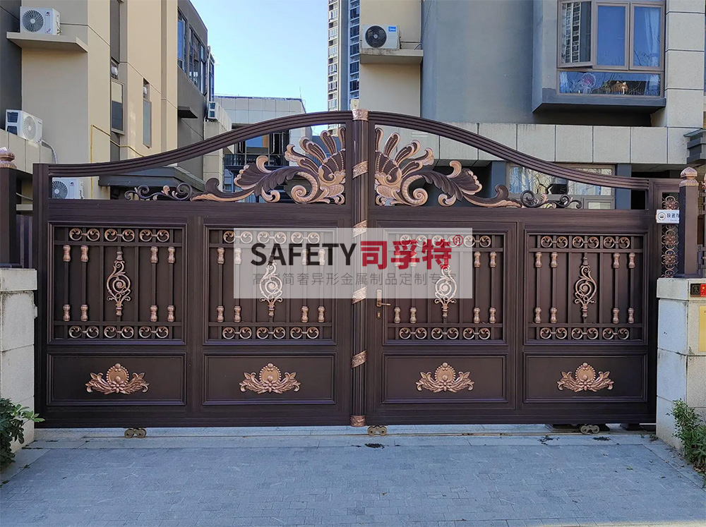 別墅大門(mén)用什么材質(zhì)好？[別墅銅門(mén)，鋁藝別墅大門(mén)](圖4)