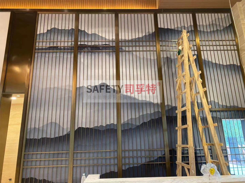 金屬屏風(fēng)（不銹鋼屏風(fēng)、鋁雕屏風(fēng)）安裝過程和步驟講解(圖1)
