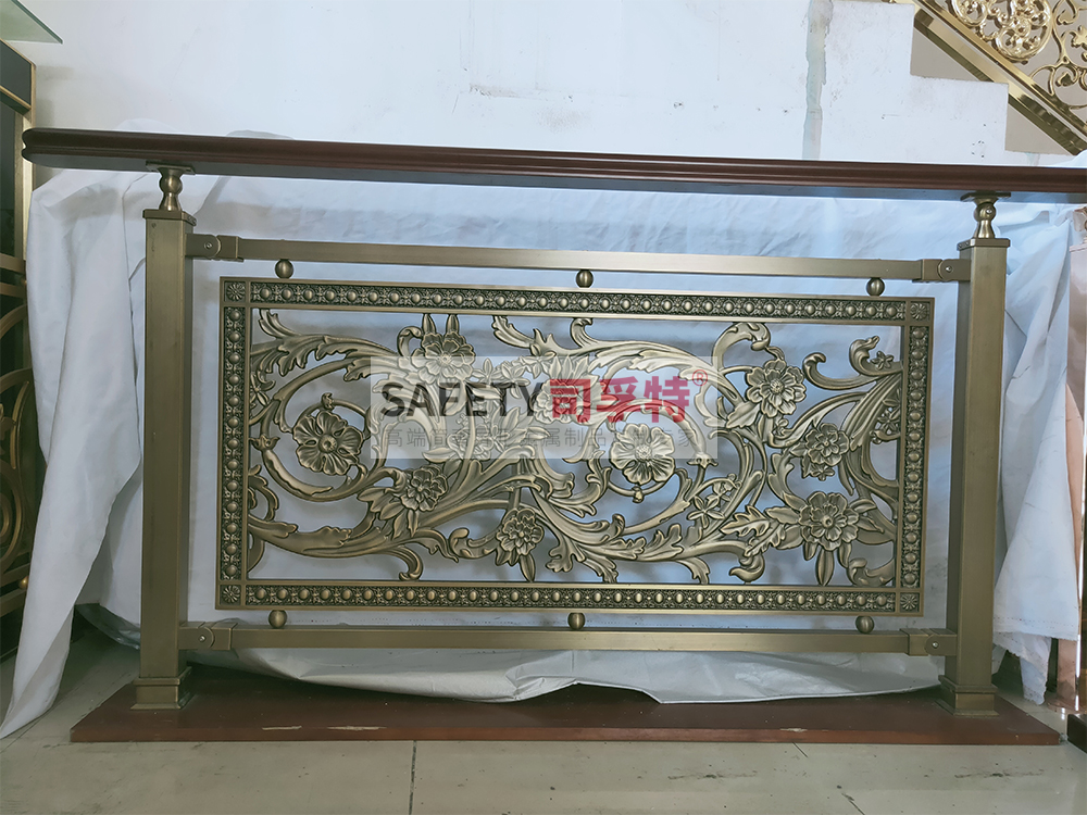 鋁藝鏤空雕花樓梯扶手：造型多樣，工藝成熟，彰顯高端品味(圖4)